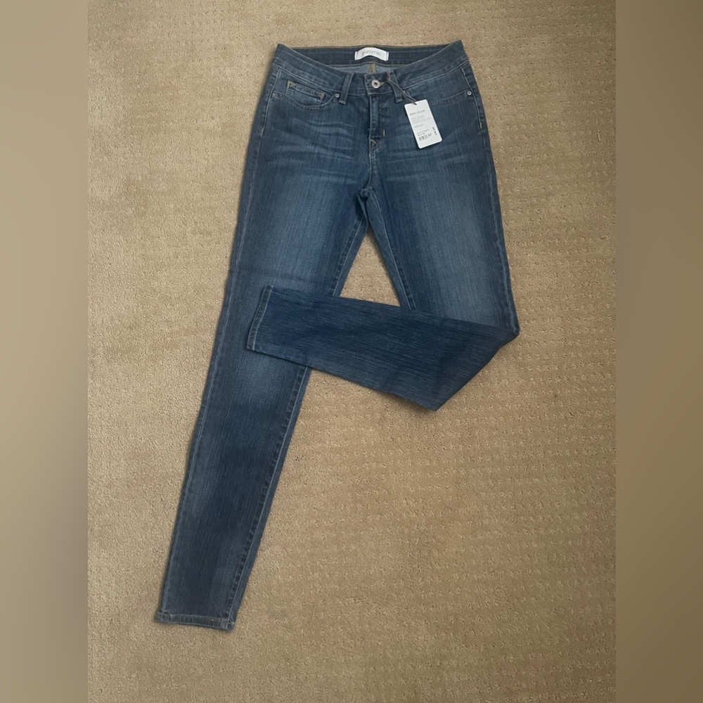 Yummie Skinny Leg Jeans. Size:27 - New